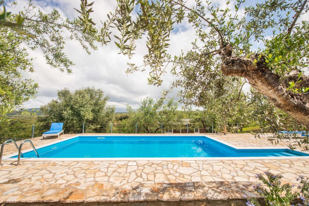 Hakuna Matata Holidays Wooden With Airco & Pool In Greek Olive Grove Lodge Methoni (Messenia)