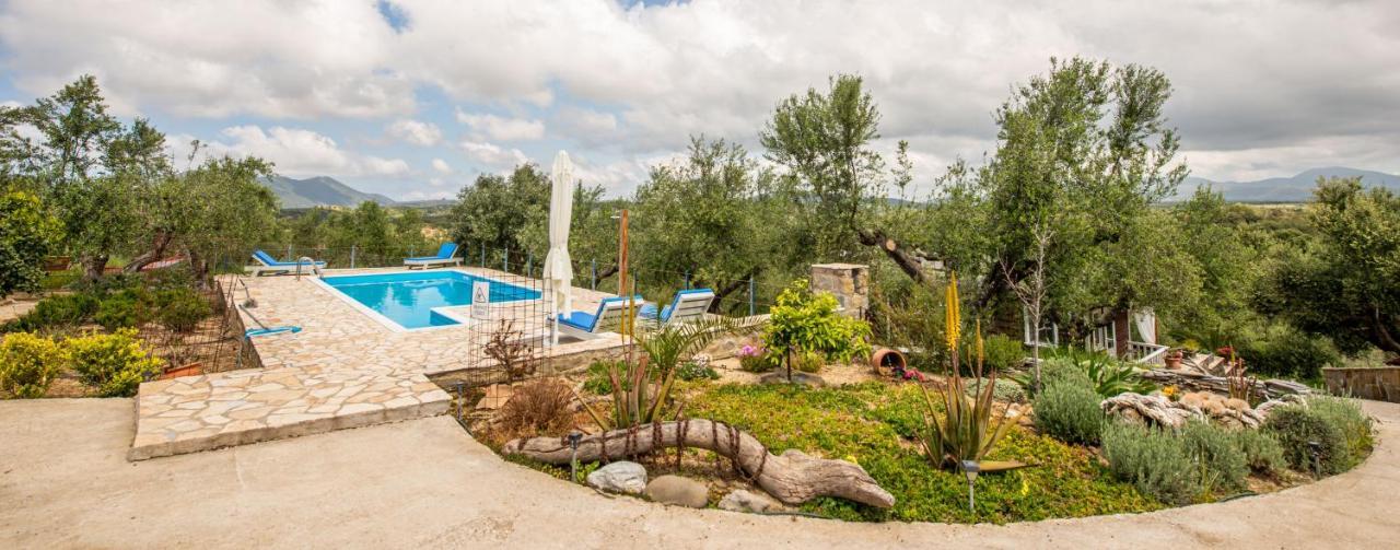 Lodge Hakuna Matata Holidays Wooden With Airco & Pool In Greek Olive Grove