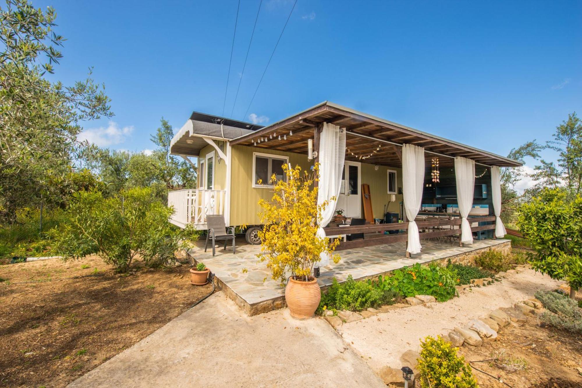 Lodge Hakuna Matata Holidays Wooden With Airco & Pool In Greek Olive Grove Methoni (Messenia)